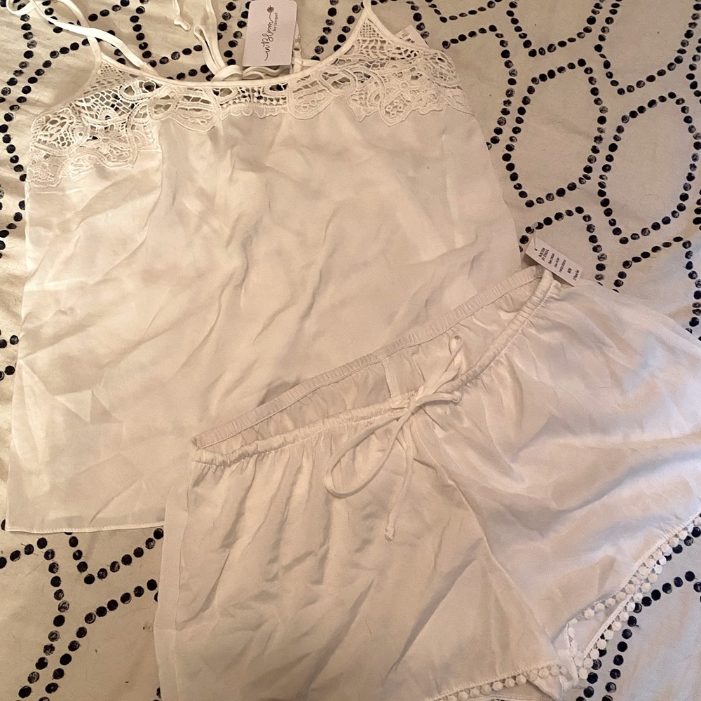 In Bloom intimates ivory embroidered cami with shorts